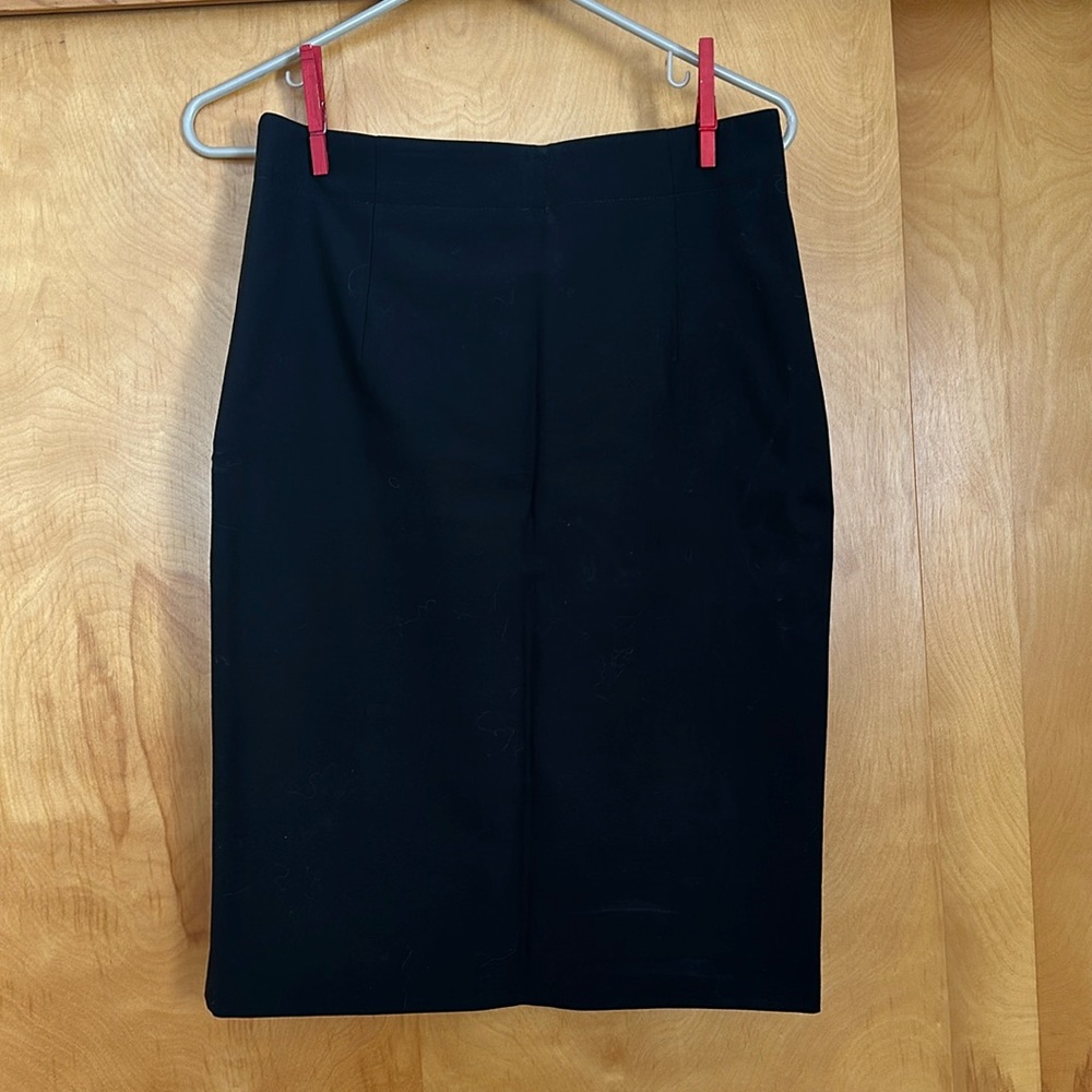 Black Banana Republic suit skirt, dress skirt, pencil skirt, size 4